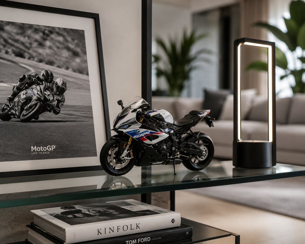 BMW S1000RR 1:9 Scale Diecast Motorcycle Model – Premium Collectible Toy.