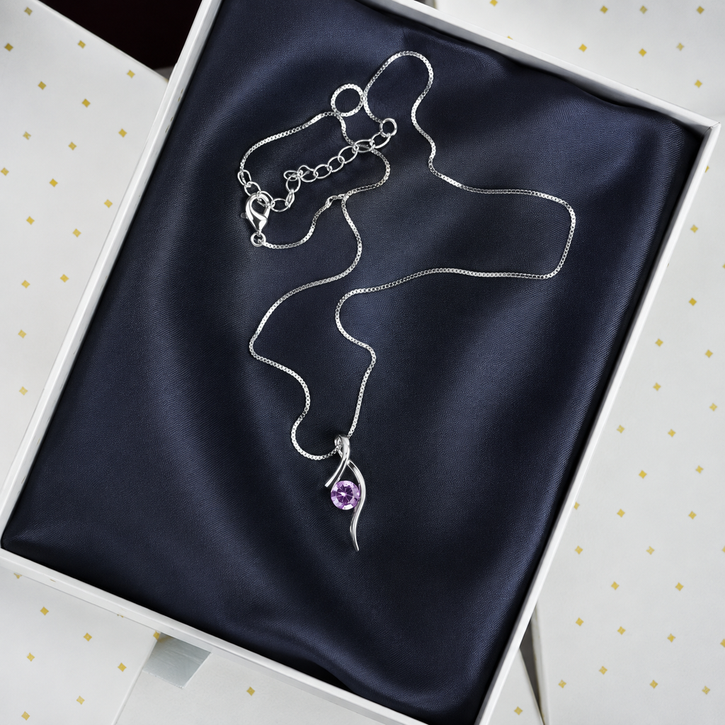 Curve Pendant Necklace