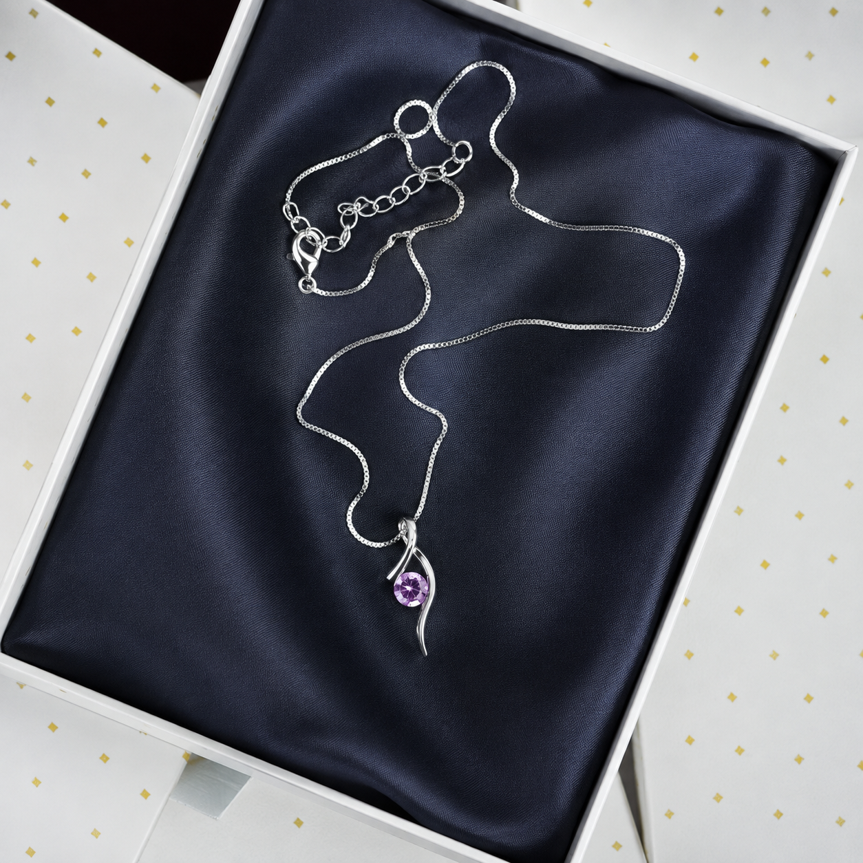 Curve Pendant Necklace